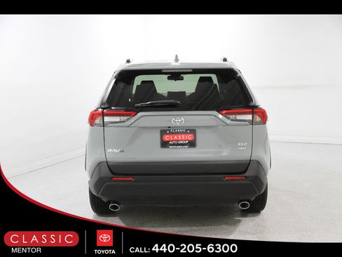 Used 2019 Toyota RAV4 XLE w/ All Weather Liner Package image 18