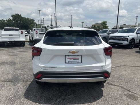 New 2026 Chevrolet Trax LT FWD image 3