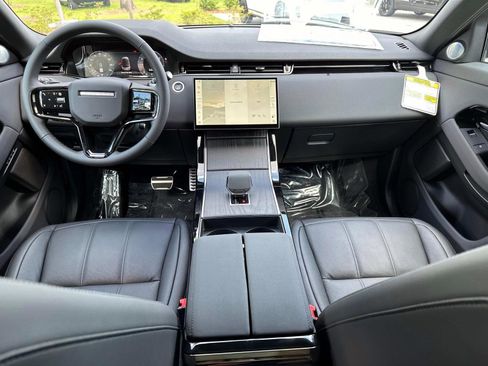 Used 2024 Land Rover Range Rover Evoque Dynamic SE image 13