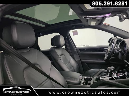 Used 2022 Porsche Cayenne AWD/4WD image 11