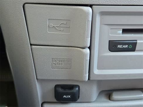 Used 2016 Honda Odyssey SE image 30