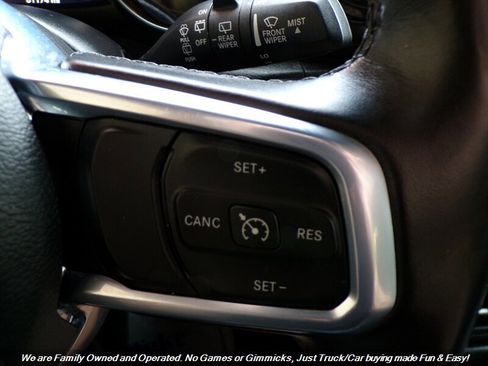 Used 2020 Jeep Wrangler Unlimited Sahara image 42