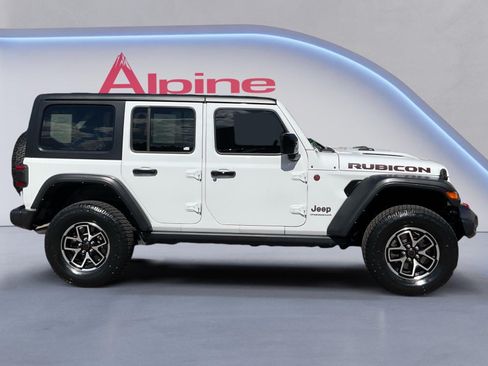 Used 2025 Jeep Wrangler Unlimited Rubicon AWD/4WD image 6