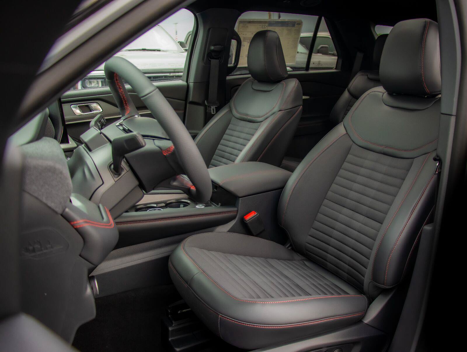 New 2027 Ford Explorer ST-Line w/ ST-Line Street Pack RWD image 8