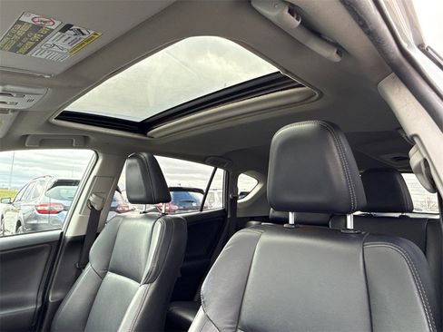 Used 2014 Toyota RAV4 Limited image 18