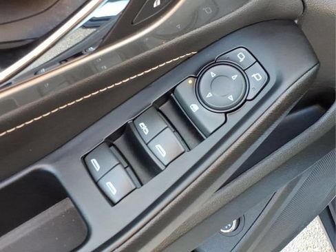 Used 2023 Chevrolet Traverse LT w/ LPO, Floor Liner Package AWD/4WD image 17