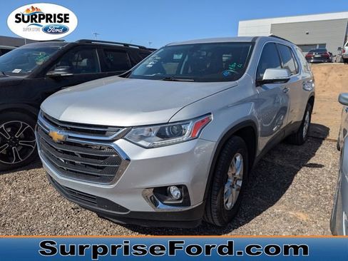 Used 2020 Chevrolet Traverse LT image 1