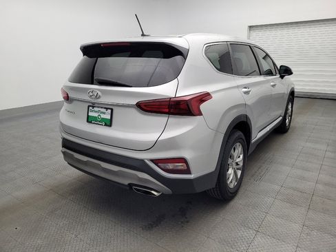 Used 2019 Hyundai Santa Fe SE image 9