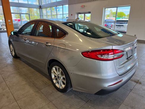 Used 2020 Ford Fusion SE FWD image 11