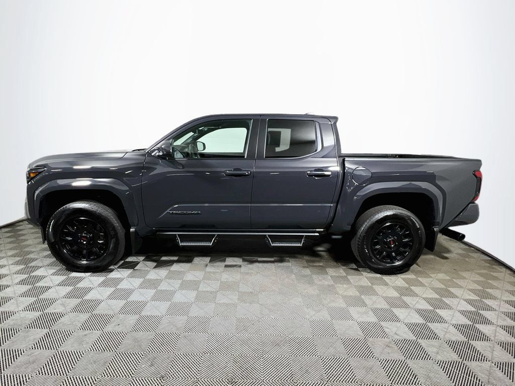 Certified 2025 Toyota Tacoma SR5 AWD/4WD image 4