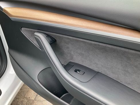 Used 2022 Tesla Model 3 Long Range image 64