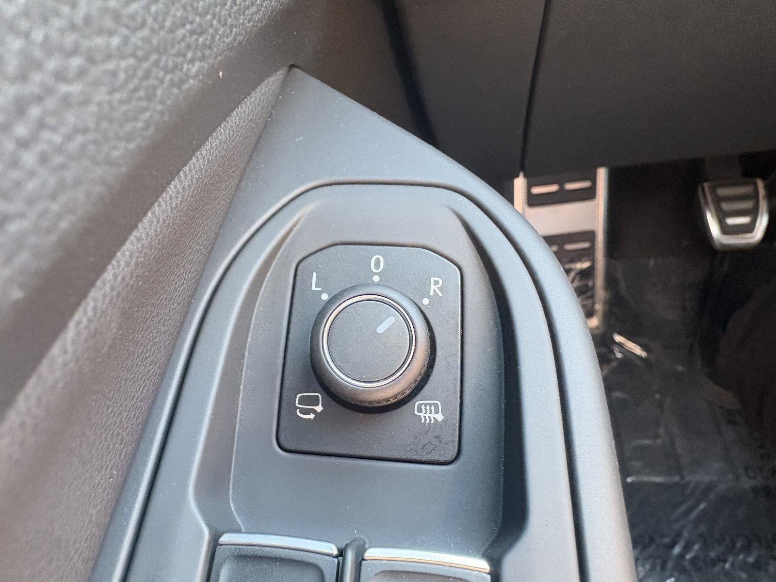 Certified 2024 Volkswagen Golf R AWD/4WD image 22