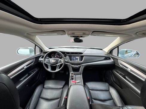 Used 2017 Cadillac XT5 Luxury w/ Driver Awareness Package AWD/4WD image 42