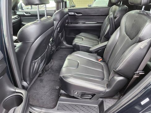 Used 2024 Hyundai Palisade Calligraphy image 16
