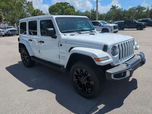 Used 2023 Jeep Wrangler Unlimited Sahara w/ Cold Weather Group AWD/4WD image 2