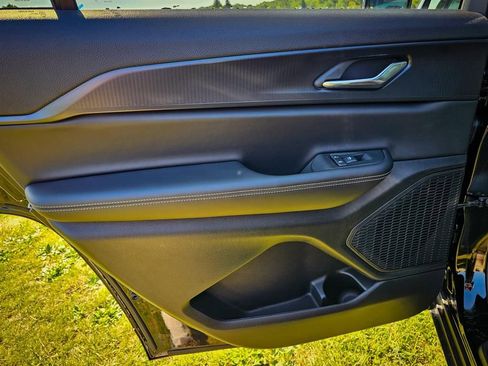 New 2025 Jeep Grand Cherokee L Altitude image 33