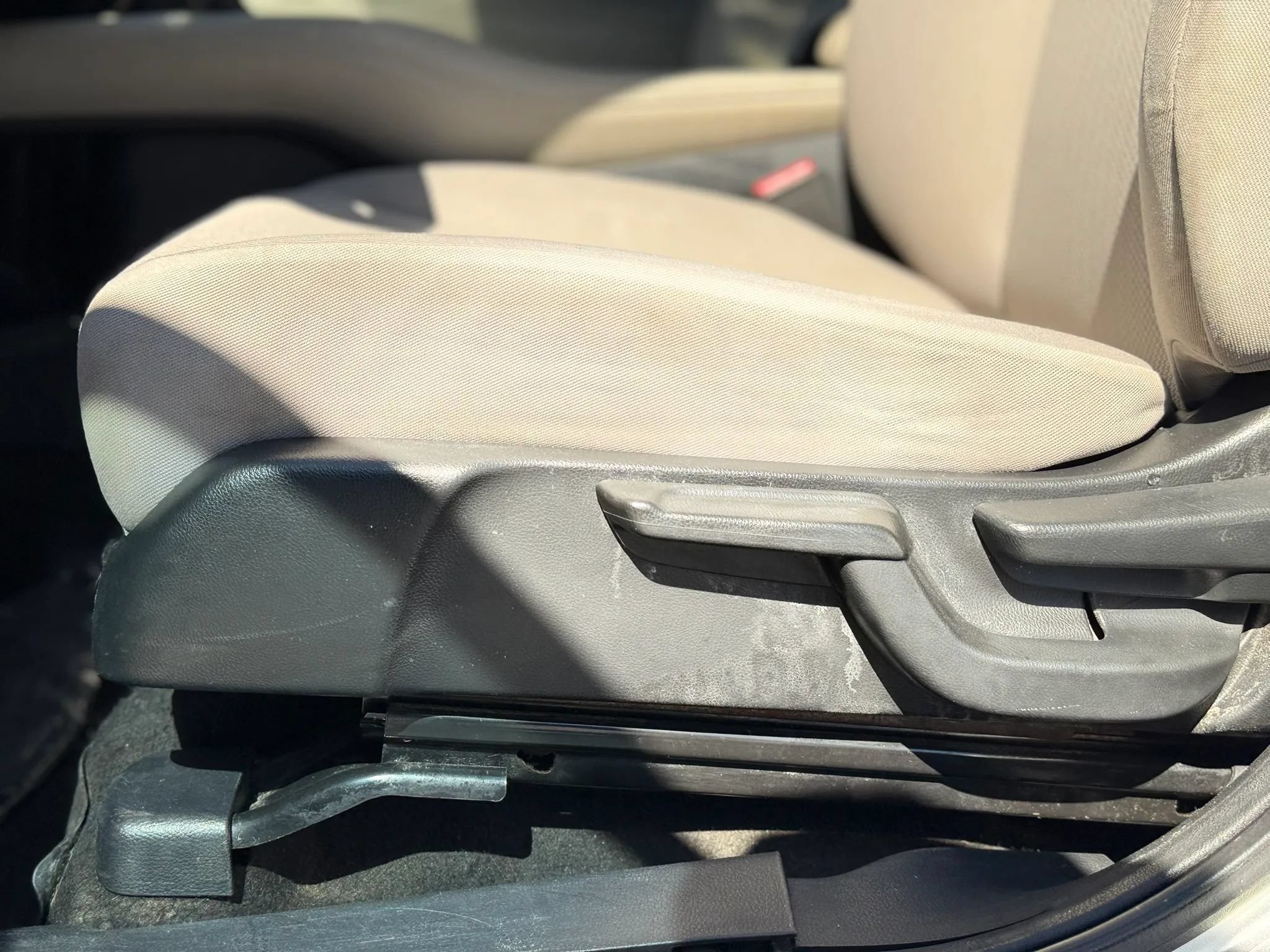 Used 2016 Honda HR-V LX image 27