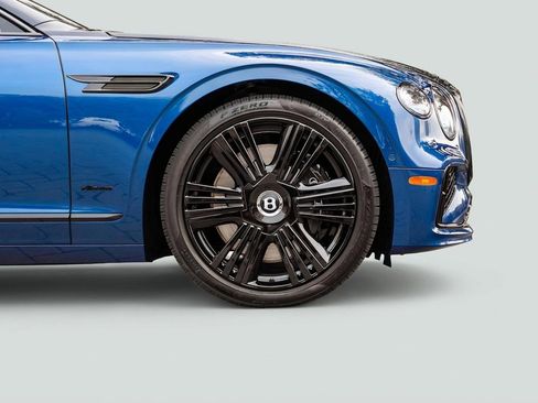 Used 2026 Bentley Flying Spur Azure image 6