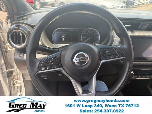 Used 2018 Nissan Kicks SV FWD image 13