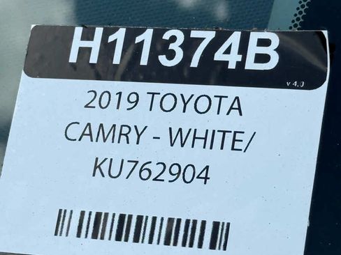 Used 2019 Toyota Camry SE FWD image 32