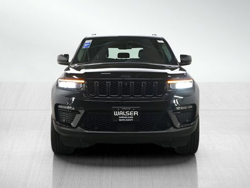 Used 2023 Jeep Grand Cherokee Limited w/ Luxury Tech Group II AWD/4WD image 8