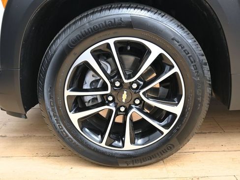 Used 2025 Chevrolet TrailBlazer LT AWD/4WD image 16