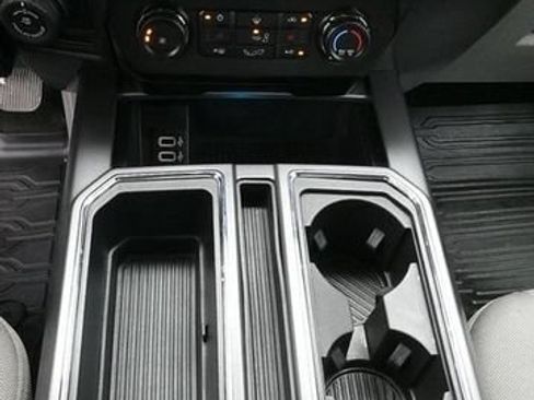 Used 2019 Ford F150 XLT w/ Equipment Group 302A Luxury AWD/4WD image 18