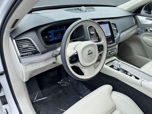 Certified 2023 Volvo XC90 T8 Ultimate w/ Lounge Package AWD/4WD image 4