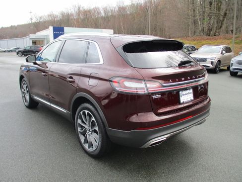 Used 2022 Lincoln Nautilus Reserve w/ Luxury Package image 7