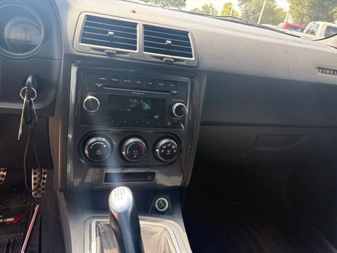 Used 2010 Dodge Challenger R/T RWD image 12