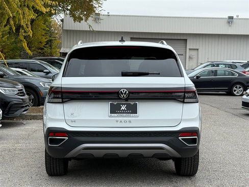 New 2025 Volkswagen Taos SE image 3