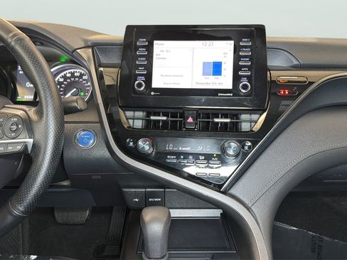 Used 2021 Toyota Camry LE FWD image 17
