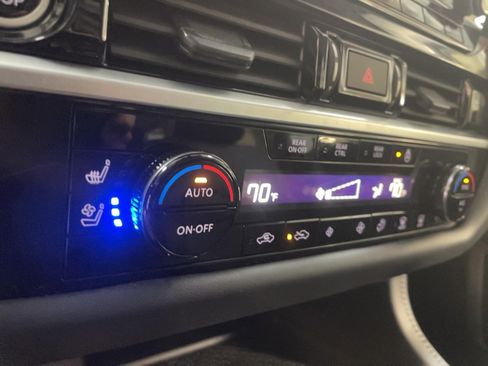 Used 2024 Nissan Pathfinder Platinum w/ Cargo Package image 17