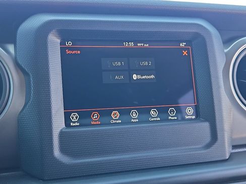 Used 2021 Jeep Gladiator Sport AWD/4WD image 22