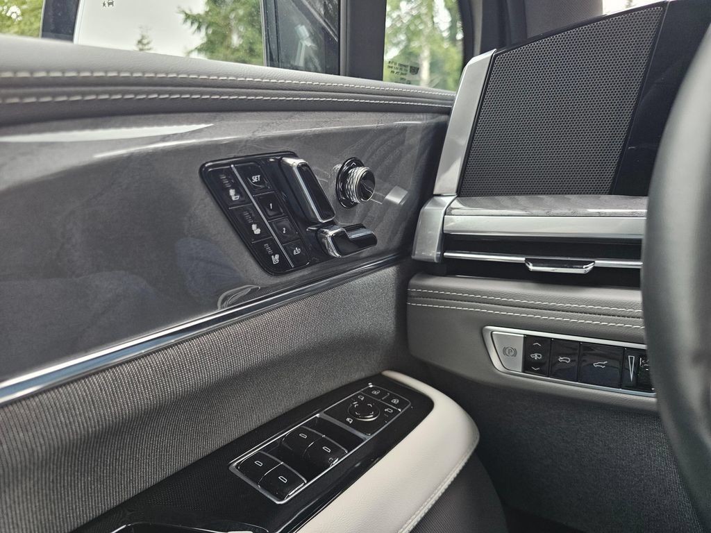 New 2026 Cadillac Escalade IQ Sport 1 w/ LPO, Floor Liner Package AWD/4WD image 32