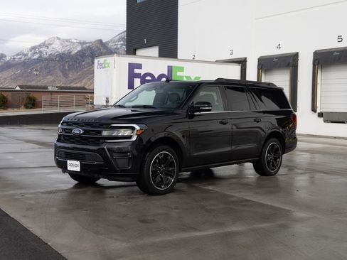 Used 2024 Ford Expedition Max Limited image 3