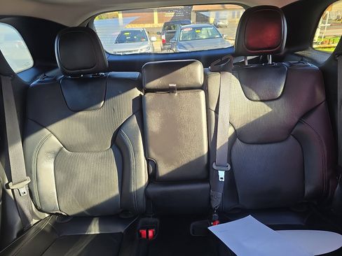 Used 2022 Jeep Cherokee Limited image 24