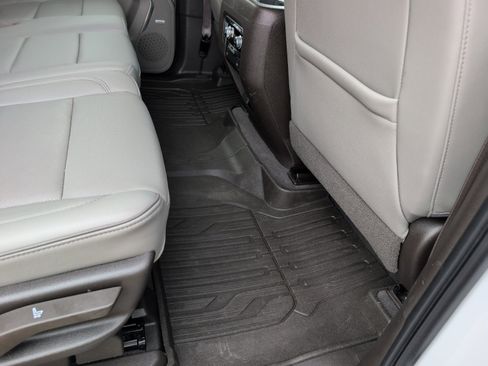 Used 2021 GMC Yukon SLT image 13