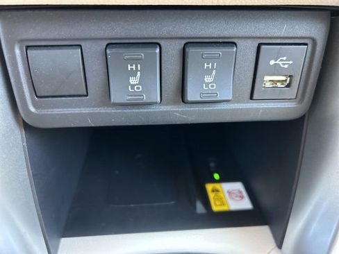 Used 2022 Toyota Corolla Cross XLE w/ Convenience Package image 18