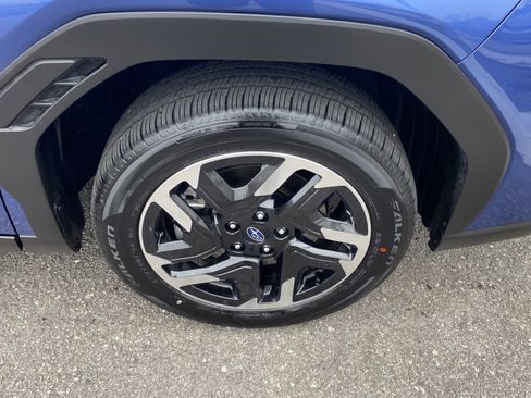 Used 2025 Subaru Forester Limited image 29