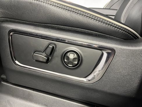 Used 2025 RAM 1500 Limited image 27