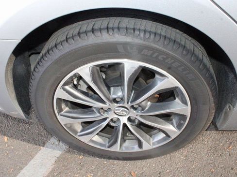 Used 2017 Toyota Avalon XLE image 60