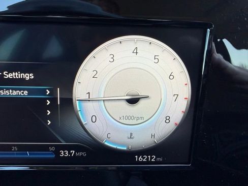 Used 2021 Hyundai Elantra SEL w/ Convenience + Premium Package FWD image 16