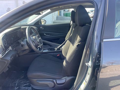 Used 2025 Hyundai Elantra SEL image 27