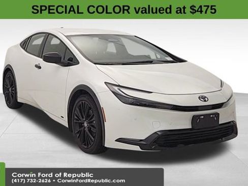 Used 2025 Toyota Prius AWD image 1