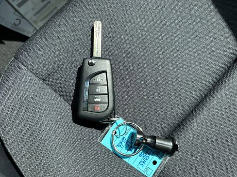 Used 2026 Toyota Corolla LE FWD image 27