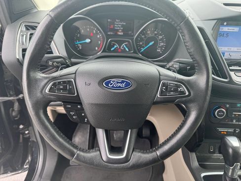 Used 2018 Ford Escape Titanium w/ Ford Safe & Smart Package AWD/4WD image 19