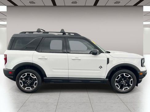 Used 2022 Ford Bronco Sport Outer Banks w/ Tech Package AWD/4WD image 2