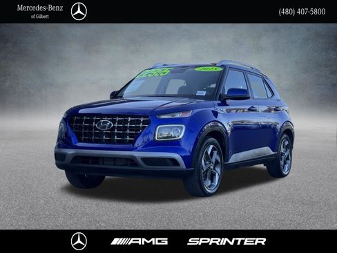 Used 2025 Hyundai Venue SEL FWD image 1