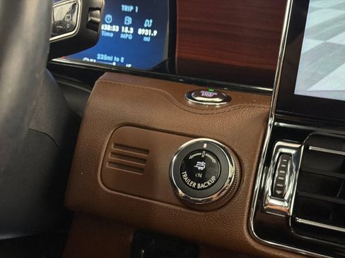 Used 2023 Lincoln Navigator Reserve AWD/4WD image 32